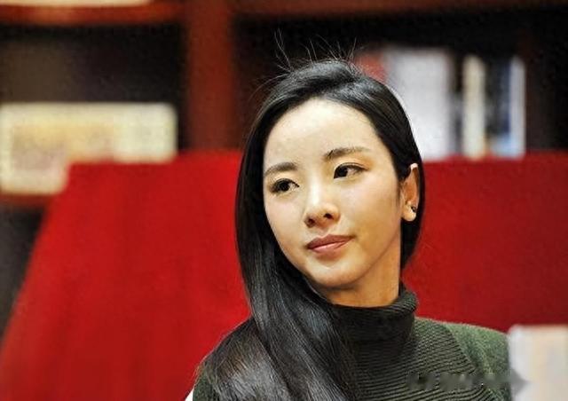 李思思“暴露无遗”？这一次她的狐狸尾巴显露来了