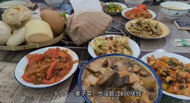 希望全国推广！

去大食堂吃饭估计最小的也是七零后了！那个纯粹的年代！

近日，