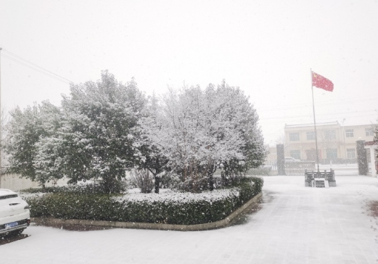 太美啦！
上班8小时，赏雪3小时