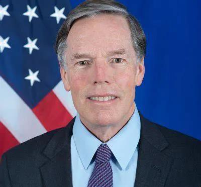 
美国驻华大使伯恩斯今天（12月11日）挑衅道：“我的2023年人权日 声明强调