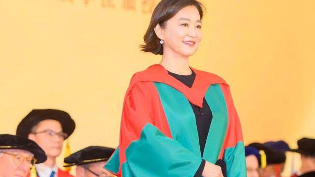 101岁杨振宁与林青霞等喜获名誉博士，录视频致谢破病危传闻