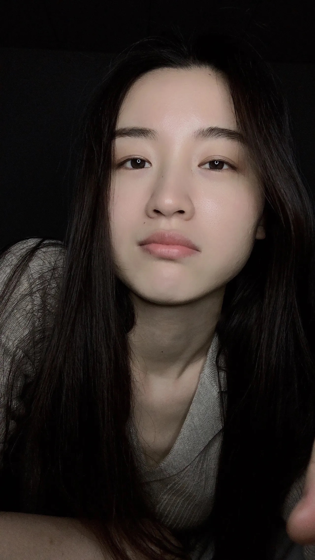 嘴上这颗痣，今天第六次点了。第一次电烧，三次激光，两次药水。就这么个小玩意儿你，