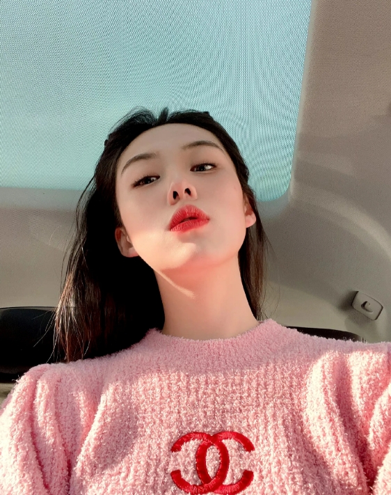 篮球运动员卓识，长的不仅仅高挑，容貌也是相当的迷人的#亚运女神