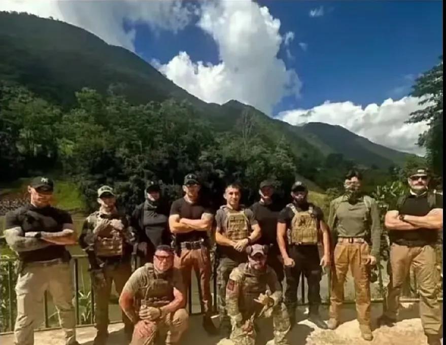 雇佣兵，12人，隶属英国的安保公司，在缅北失联，公司急忙发声明中立，声称他们只是
