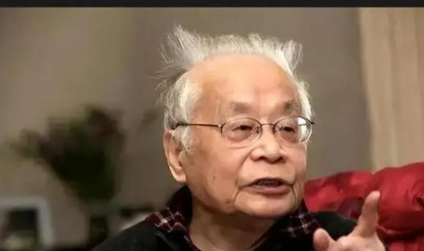 项立刚说： 中国的科技实力已经全面超过美国，遥遥领先。

胡锡进又说：中国的科技