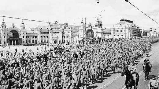 二战简史2-12 收复白俄罗斯 盟军登陆诺曼底，苏军趁机收回白俄罗斯，德军一蹶不振