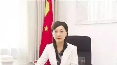 ​美女市长许爱莲：大搞美容腐败，沉迷封建迷信，假借烧香拜佛疯狂敛财