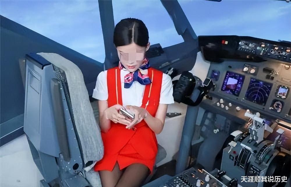 南航空姐厕所“内衣门”曝光, 照片火速传遍全网: 无节制欲望引爆狂潮!