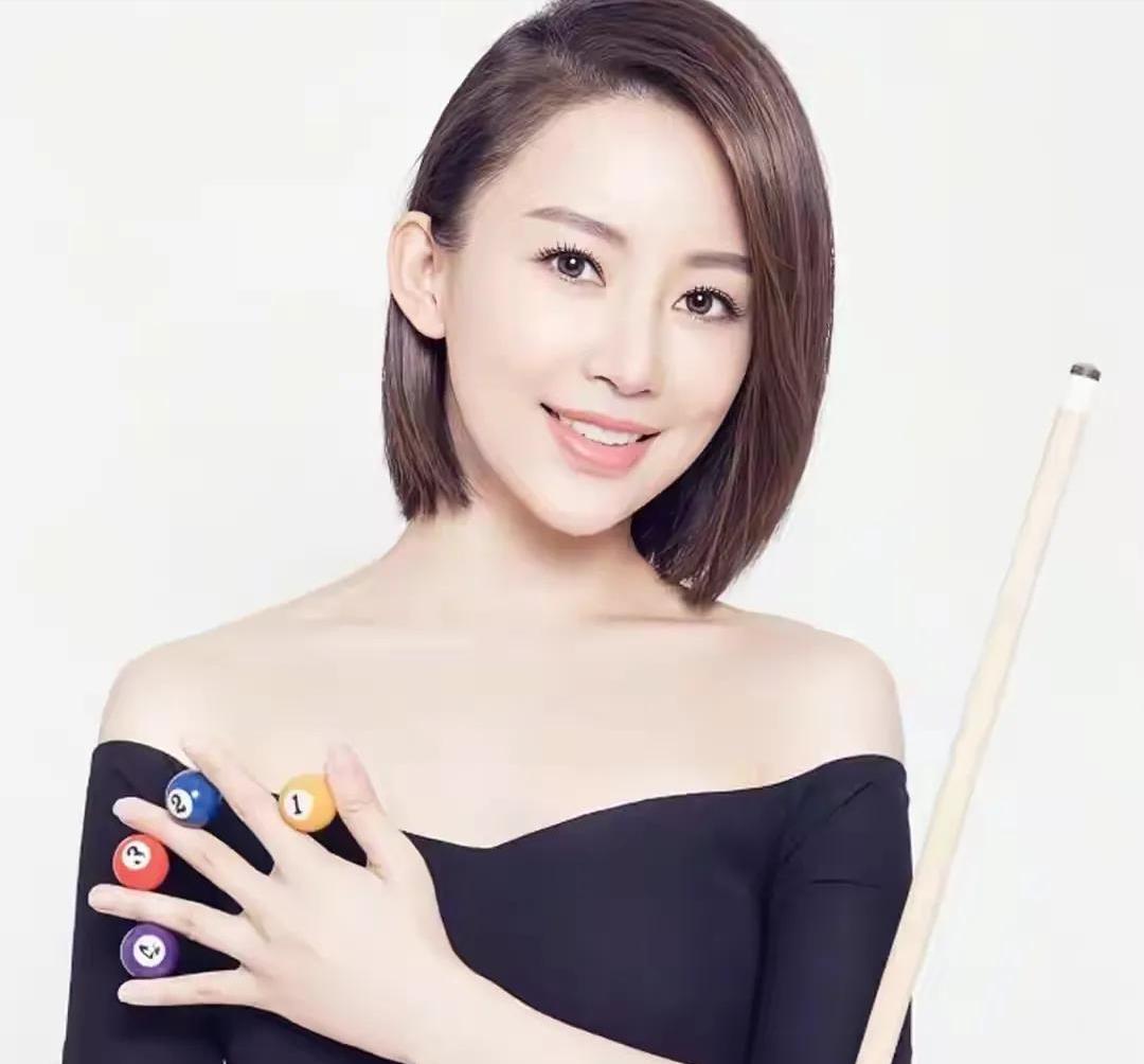 
当年，身价10亿的九球天后潘晓婷公开征婚，可是男生们看到择偶条件后却纷纷望而止