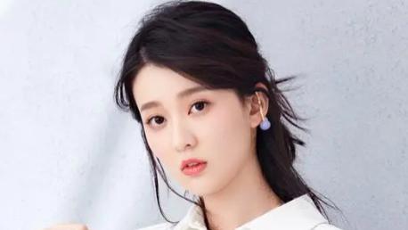 乔欣从涉世未深到成熟稳重的演艺之路，坚守初心再现个人魅力，多元化发展展现出了别具一格的魅力