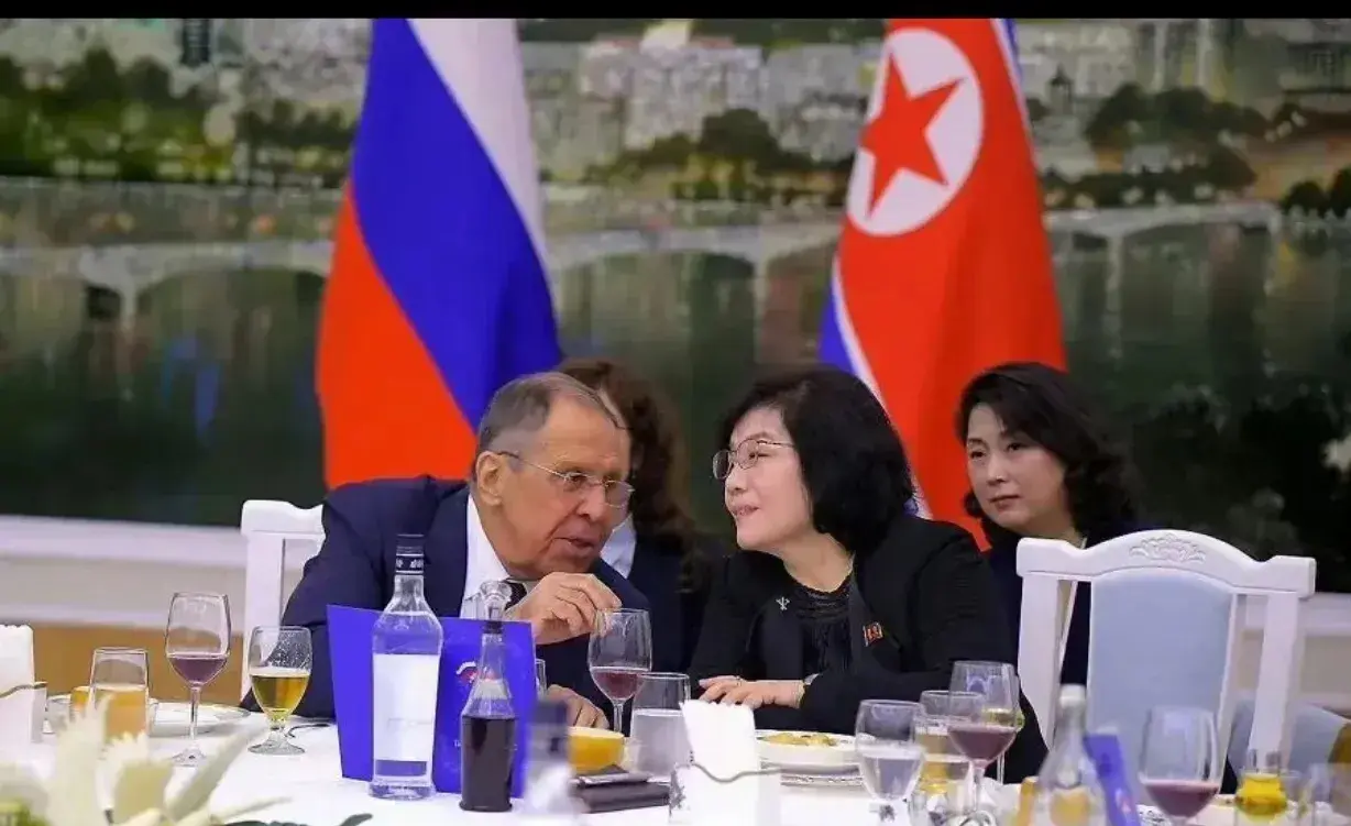 亲切会见，亲密交谈，亲近关系