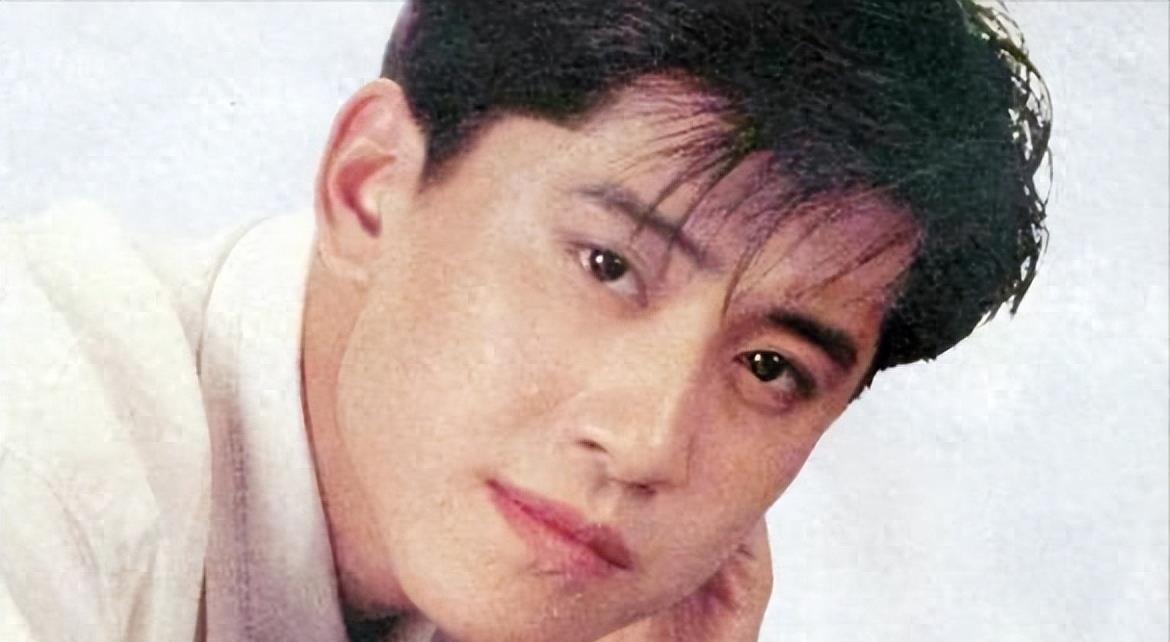 他8次上春晚，作死被捕入狱，今54岁仍无人问津，老搭档也断了联络
