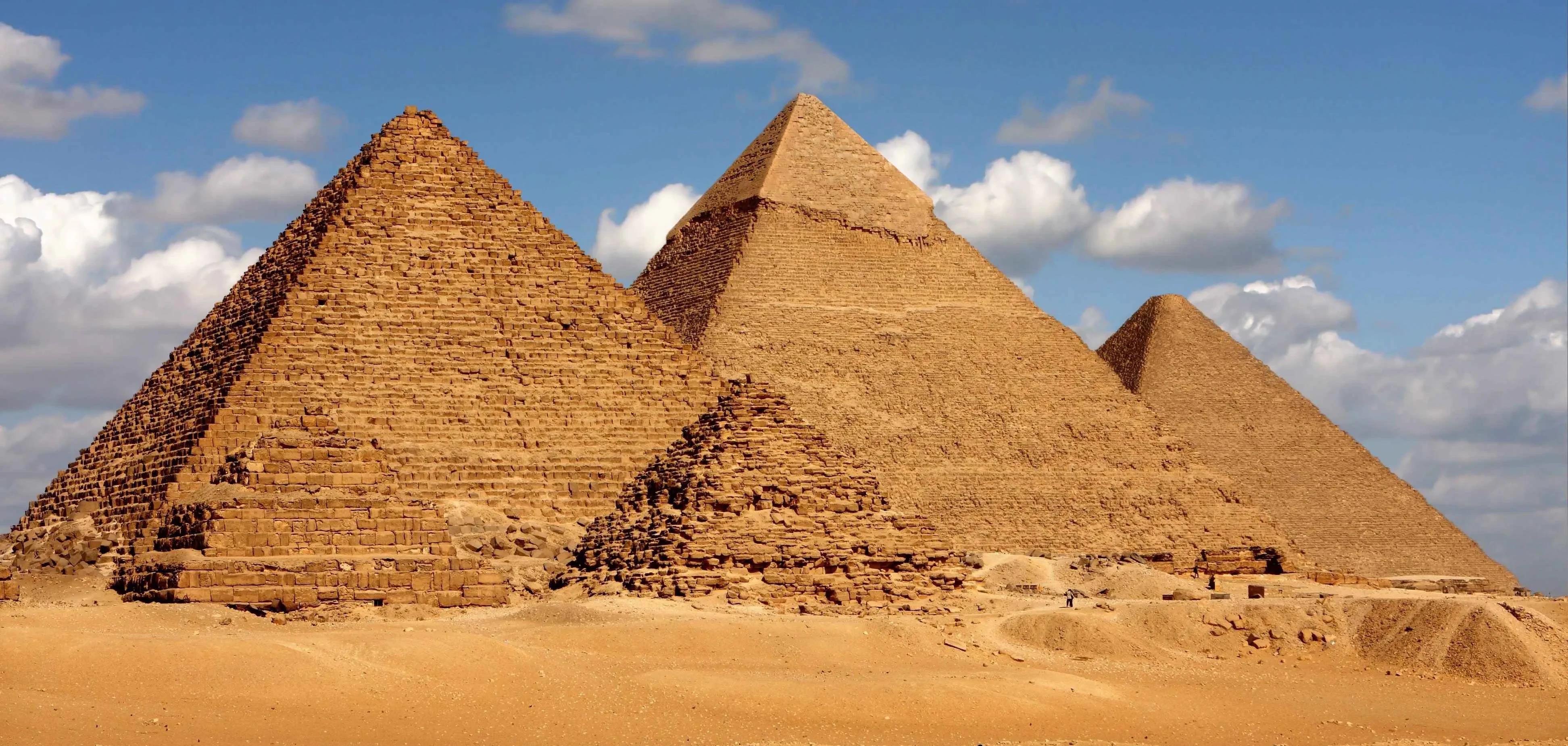 2022年，埃及官方承认金字塔是混凝土浇筑而成，难道是西方人良心发现？当然不是，