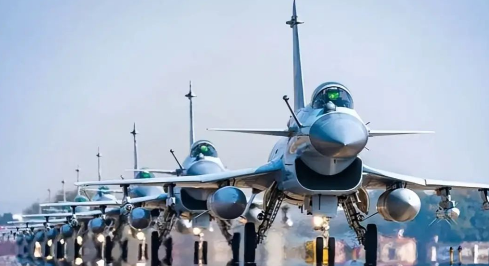 印媒：印度应主动空袭中国，像空袭巴基斯坦那样，给中国一个教训印度媒体和空军将领近