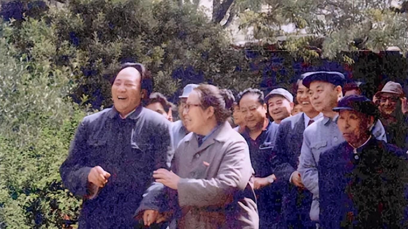 主席形象后继有人！侯京健已接班唐国强，和古月比你更喜欢哪一个