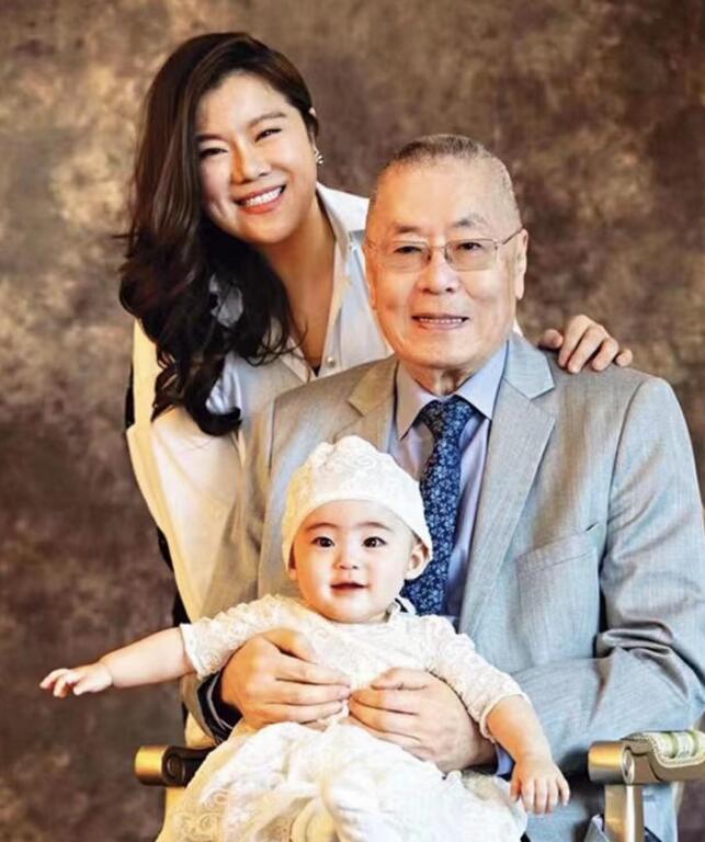 84岁国宝级钢琴家刘诗昆有心有力再做爸爸，太太孙颖宣布平安产子！
现年84岁的国