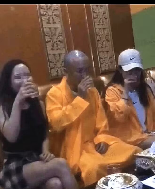 寺院主持的财富不是你可以想象的，被仙人跳随便都可以拿出上百万