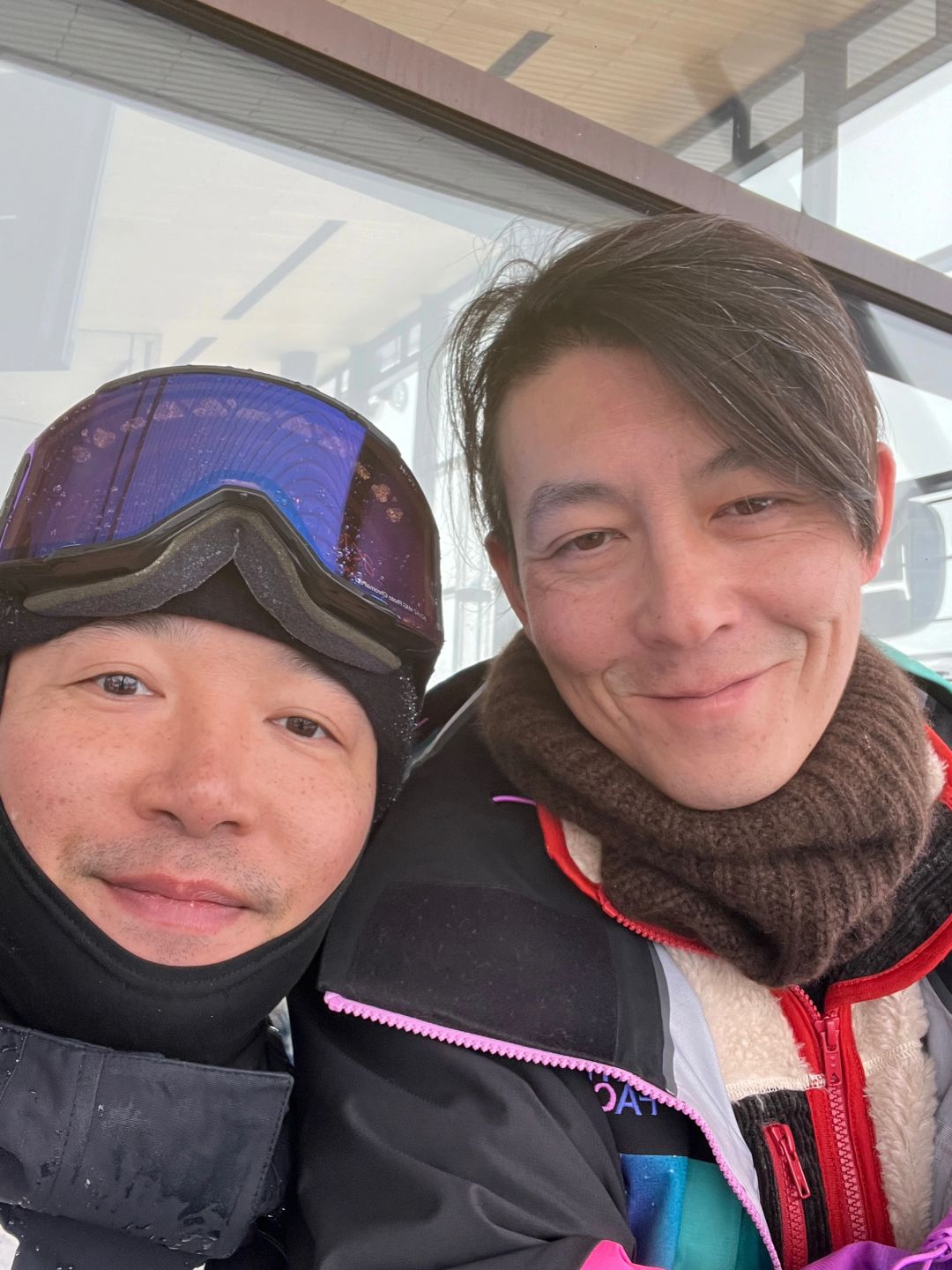 大声点听不见🧏
#山不见我我自去见山
 #单板滑雪 #陈冠希 #潮流教父陈冠希