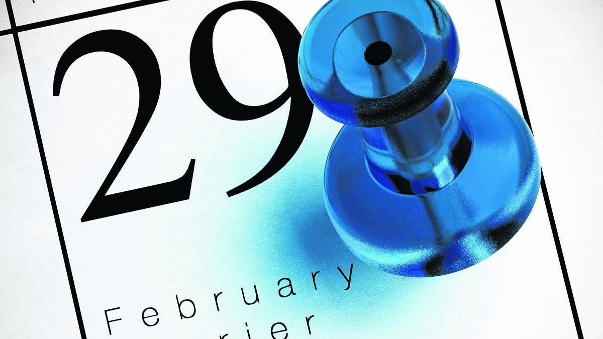 什么是闰年？为什么 1900 年是非闰年？为什么我们要有闰年呢？