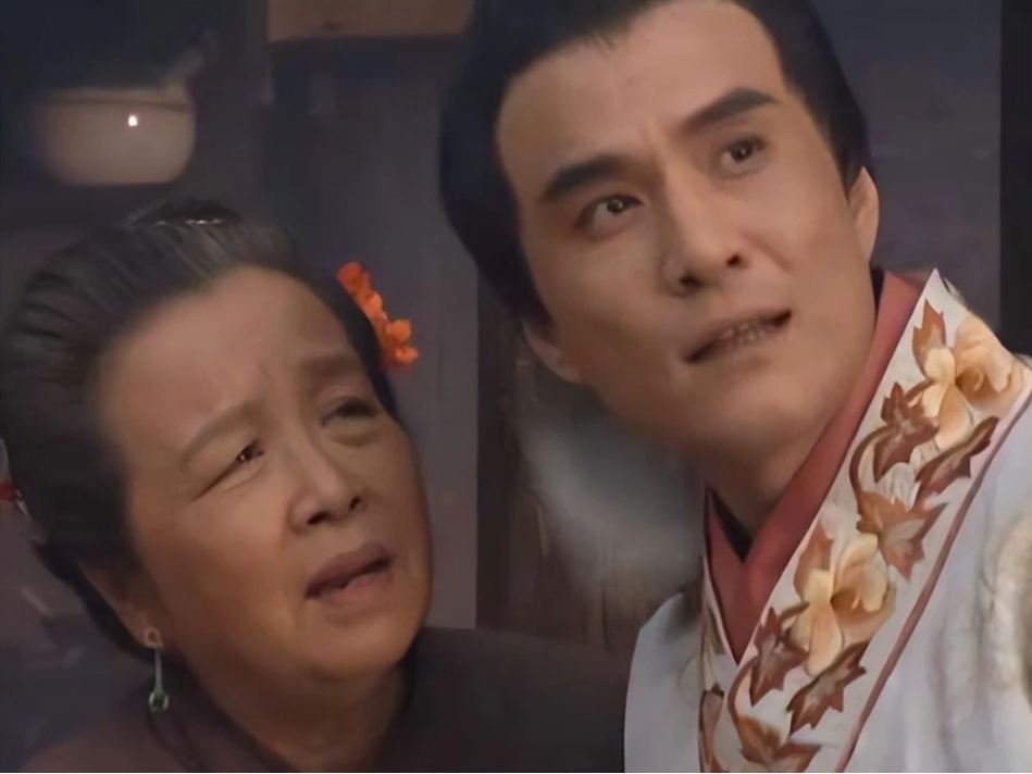 西门庆向王婆请教，如何能追到金莲
王婆说要想追金莲得有“潘、驴、邓、小、闲”

