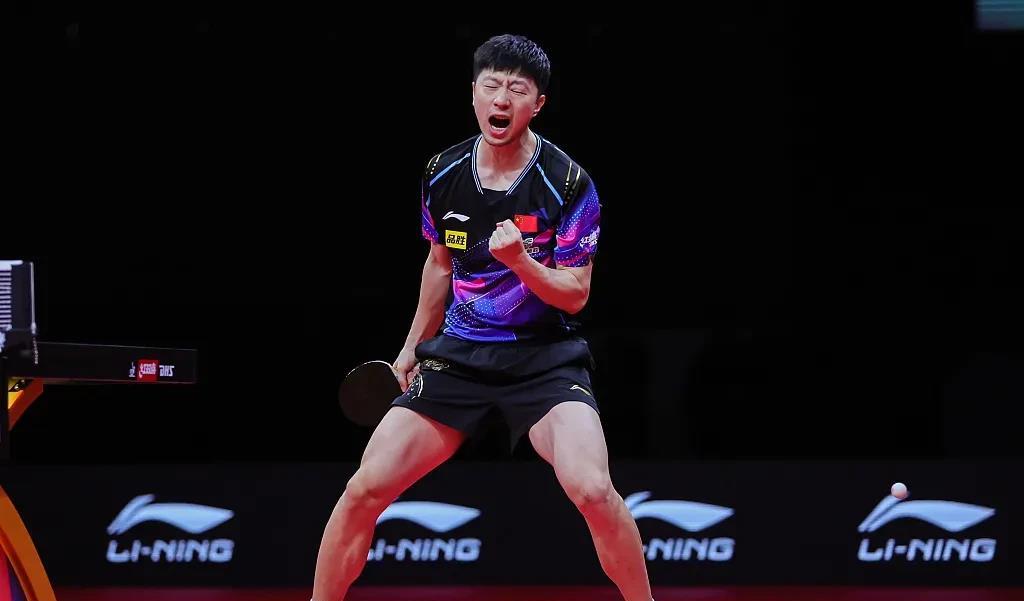 为马龙、王曼昱说句话:
马龙和王曼昱分获亚锦赛单打冠军，胜利后的庆祝动作被很多人