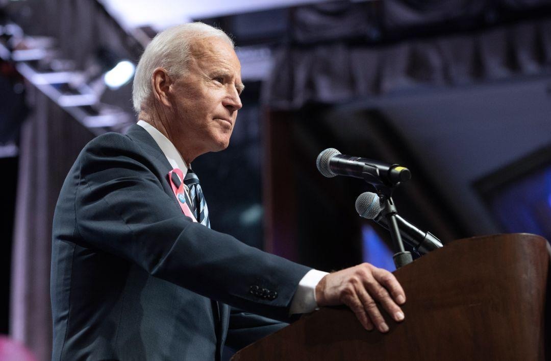 拜登初选告捷，正式打响“大选之战”。伴随着拜登在美国当地时间3日，于南卡罗来纳州