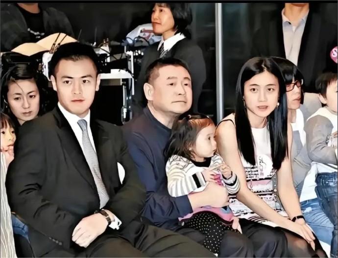 不得不说姜还是老的辣，刘銮雄绝对有远见，也不用质疑这个高度的人的决定！ 
 
他