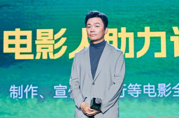 王宝强最近在接受采访时回应了关于解克锋希望他出演寻亲故事改编的电影一事。他表示，