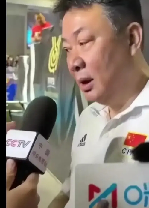 女排联赛结束后，蔡斌的大国家队集训又将开始。
蔡斌出任中国女排主教练伊始，立即启