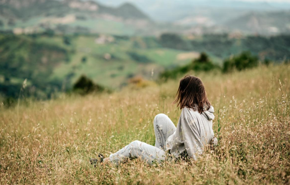 几年前，一位领导向我介绍了一位央企的团委书记，她出生于90年代，担任正处级职务。