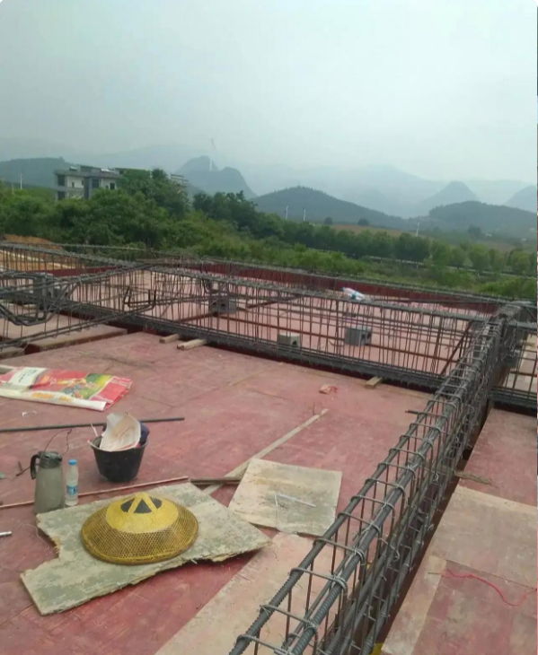 干工地的都知道，在工地干活，最不能得罪的，就是这3个工种：

第一个是电工。无论