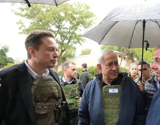 没想到马斯克也有这么一天，近期马斯克抵达以色列，以色列总理内塔尼亚胡向其介绍以色