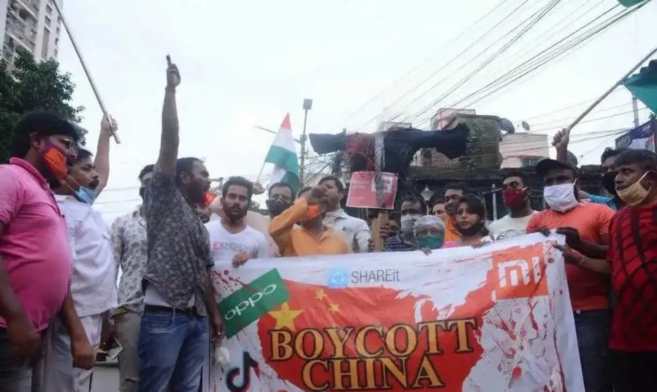 三哥抵制中国制造，这图给我整不会了……