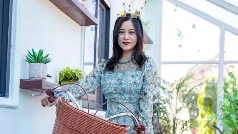 男保姆：54岁女士给我出价10000，她提出的要求我都可以做到