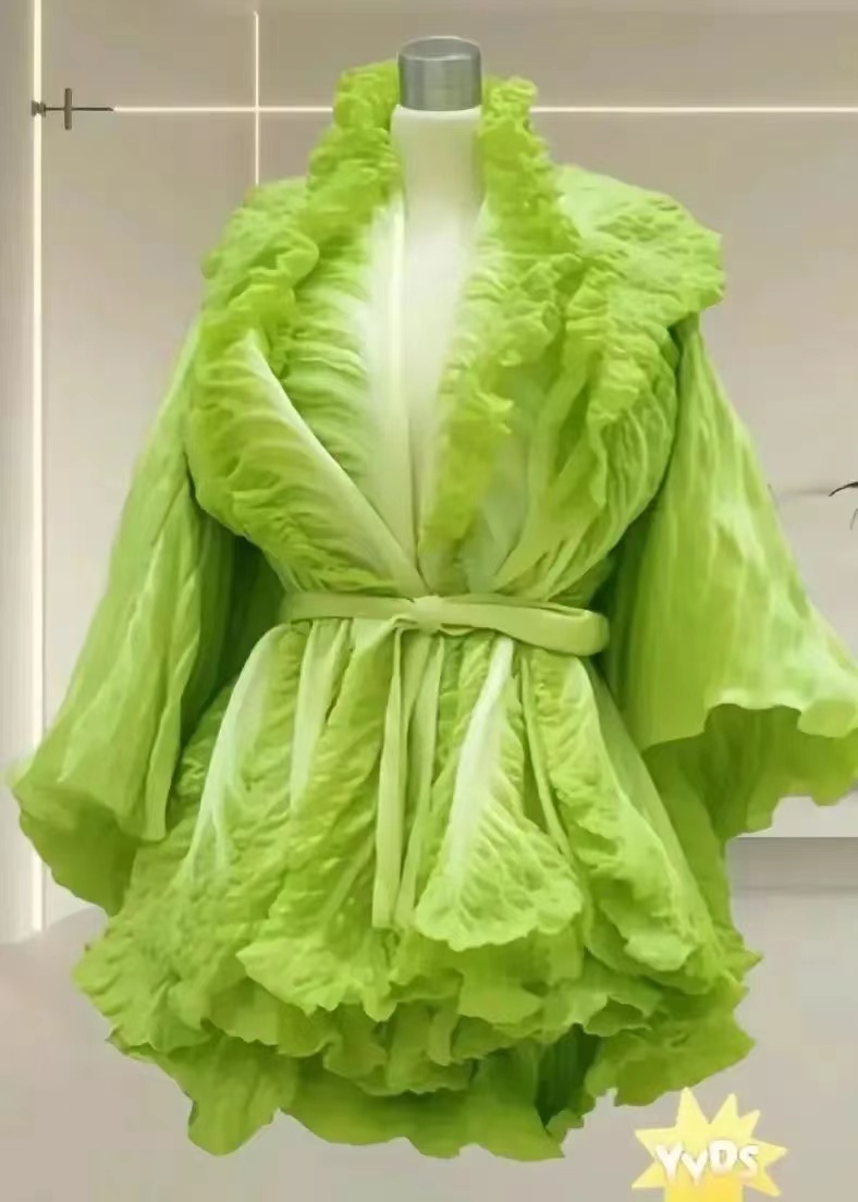 上联   菜衣林
下联   — — — 