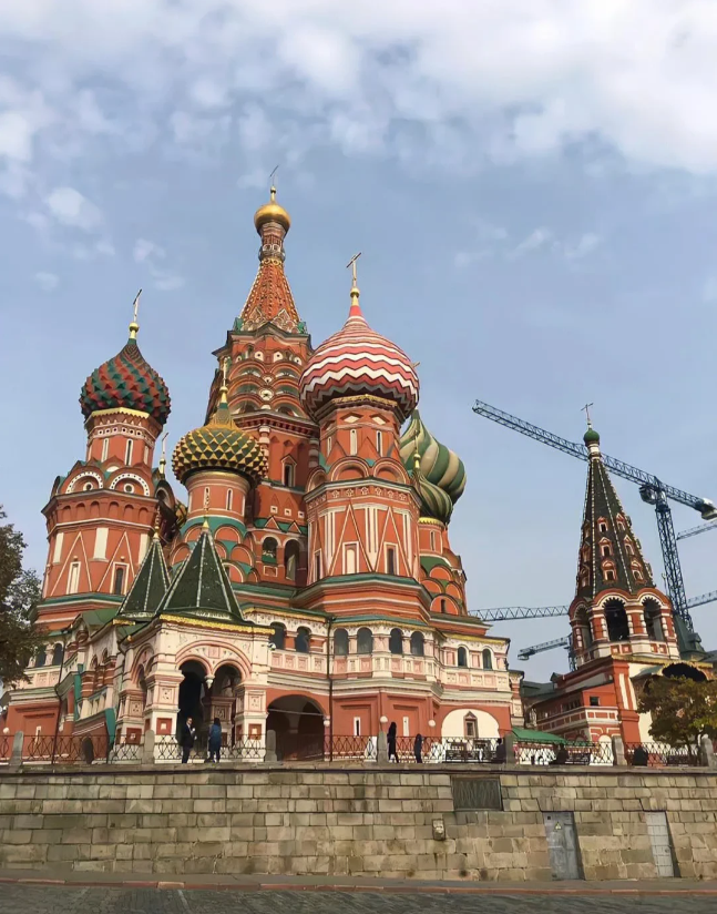 从战时的俄罗斯旅游回来后，不吹不黑，说几句大实话
1、俄罗斯人的生活质量比较高，