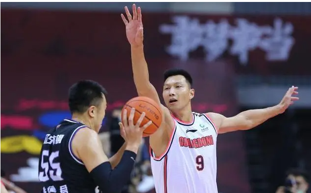 徐杰25+3！！
广东88-110不敌新疆，
这场球广东队开局不利，
攻防两端都