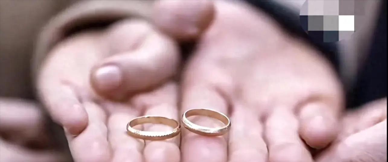 
四川成都，男子癌症晚期，发现娇妻出轨，但自知时日无多，为了不让自己的千万家产便