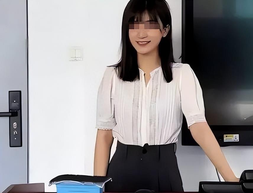 女教师婚内出轨男老师, 聊天记录不堪入目: 还想尝试边上课边做