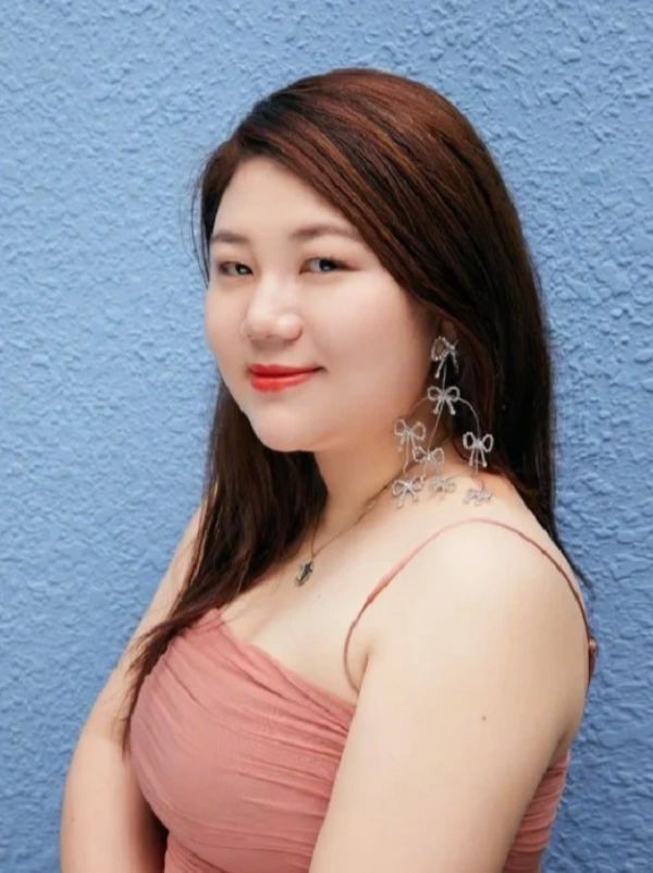 2004年，19岁的杨天真拿着父母给她留学的18万块钱，在北京买了一套房，父母知