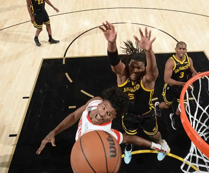 如果火箭在赛季中期的某个时刻交易杰伦格林，也不要感到意外。
输给勇士，火箭遭遇了