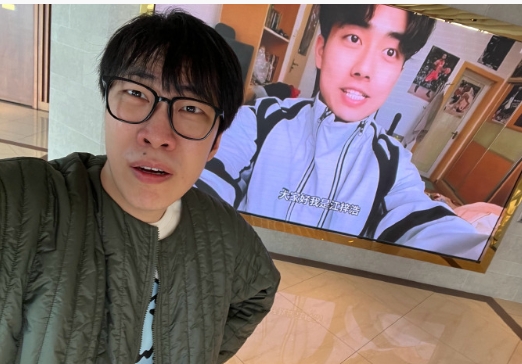 不是，我站这儿看了半个钟头宣传视频了，怎么就唯独没有我啊