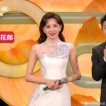 #马凡舒实在美丽#  毛不易唱完了，我还在马凡舒的白裙美貌里没出来