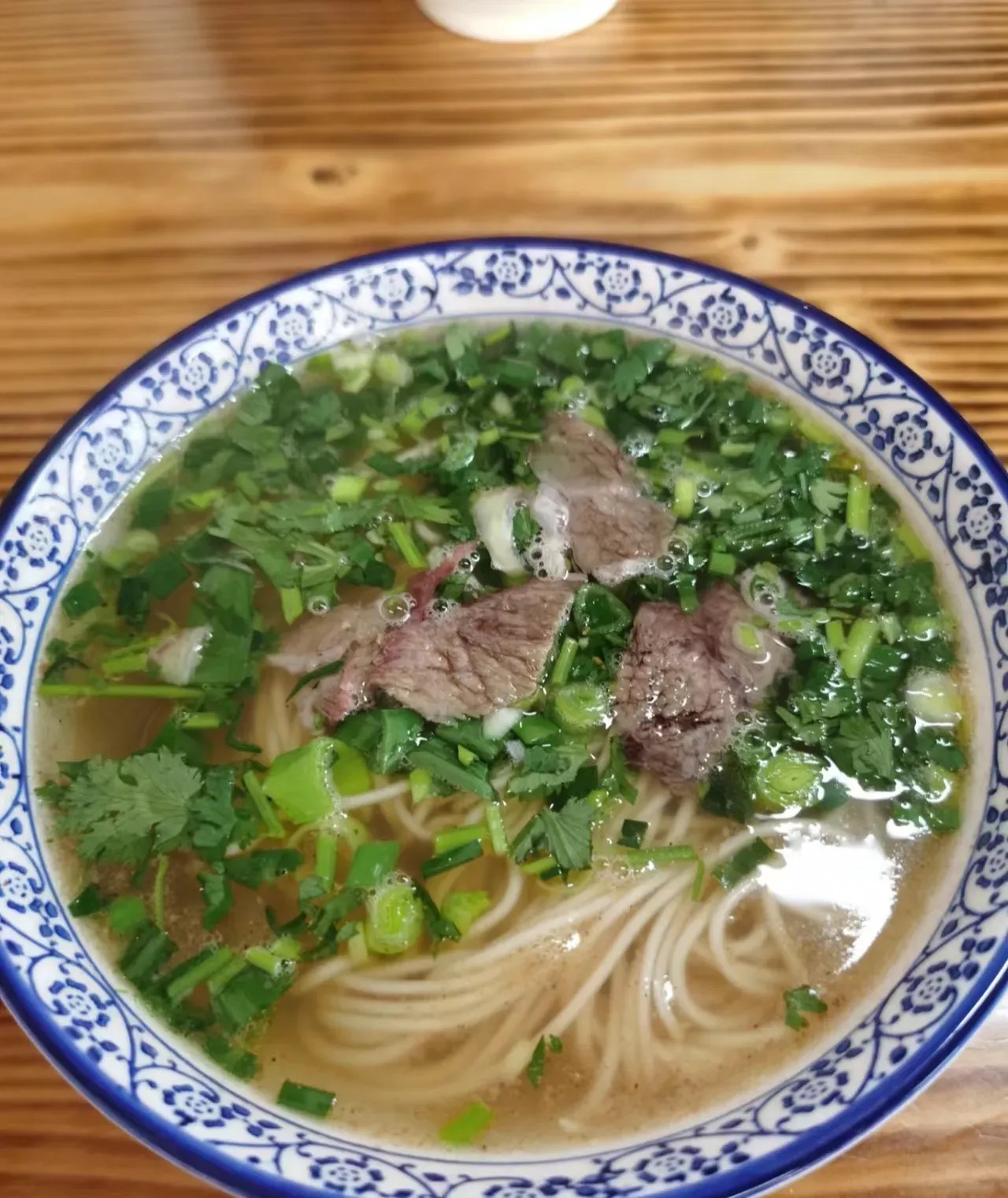 我终于明白了，那么多兰州拉面店陷入倒闭危机，原来都是他们自己惹的祸！

一碗拉面