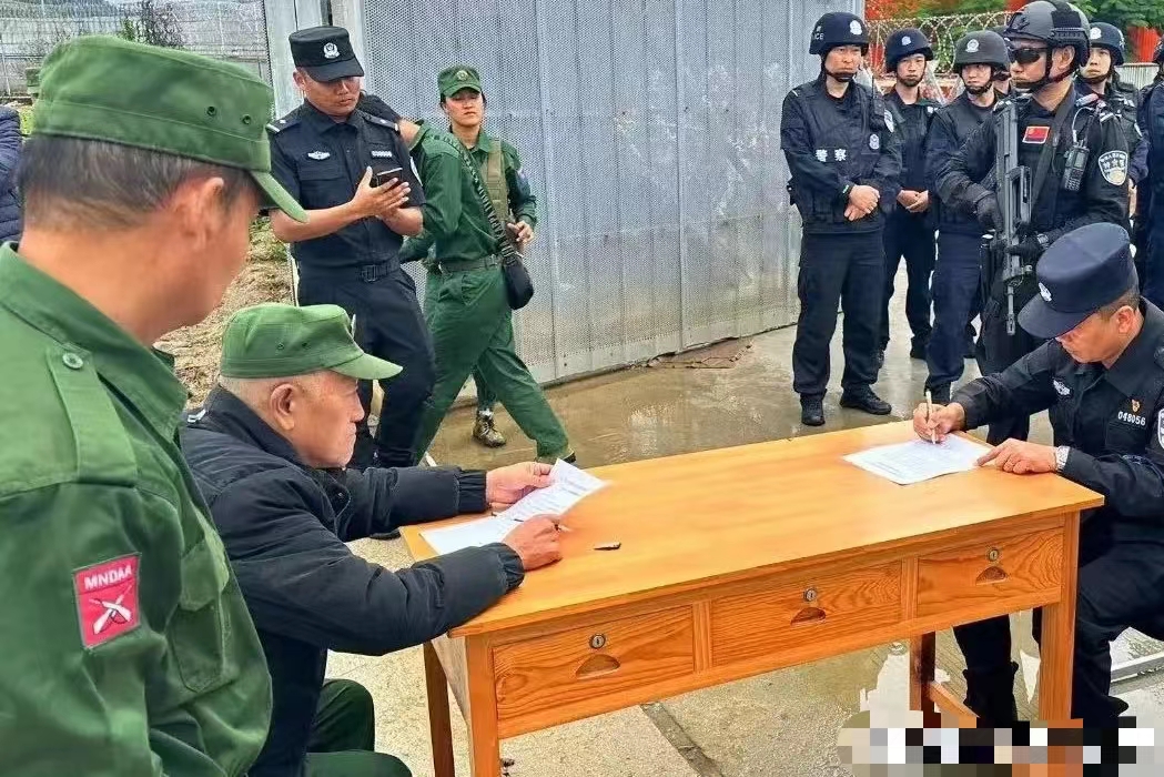 经过多方努力，同盟军冒着枪林弹雨和士兵牺牲的危险，迫使电诈园区敞开了大门，成千上
