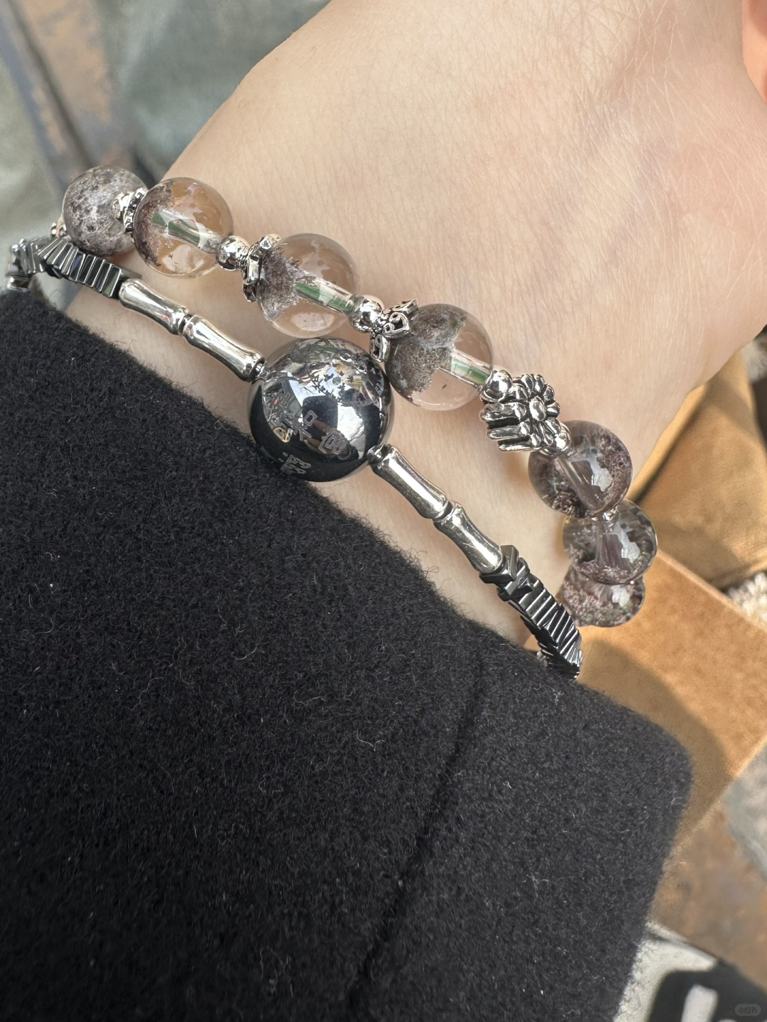 雍和宫赛博求佛
去雍和宫求到了超好看的手串
分别是绿幽灵水晶和黑曜石