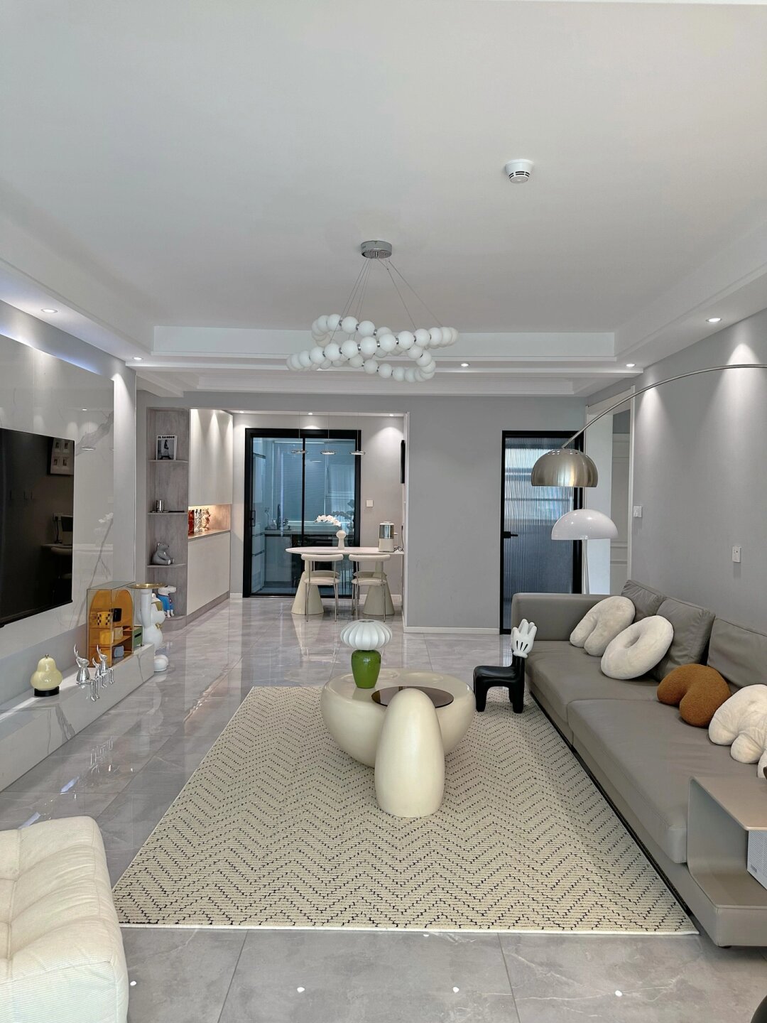 26岁，和老公一起住进了dream house !
坐标山东临沂的小县城
和老公