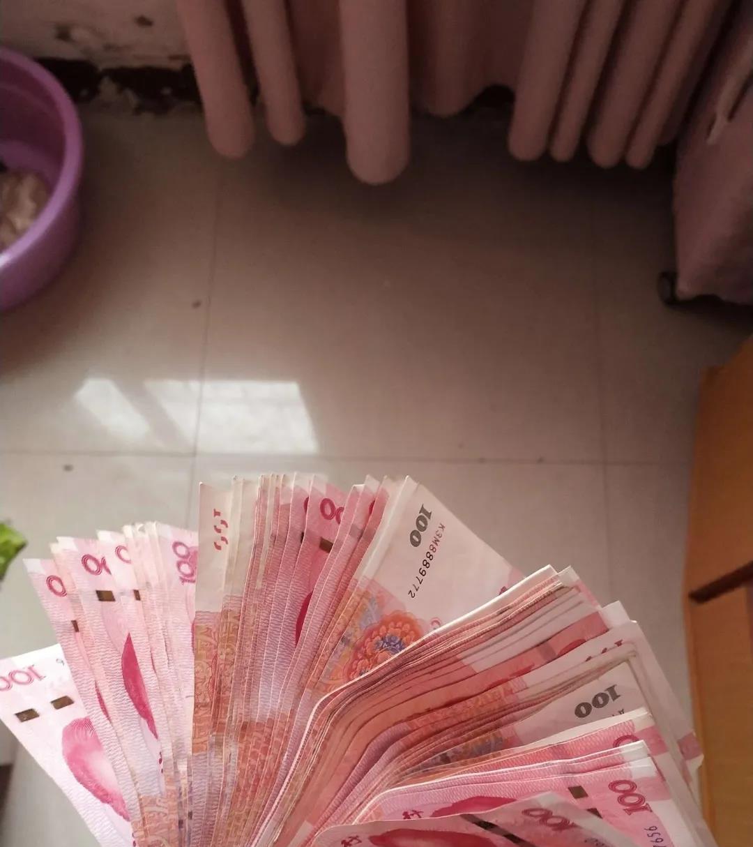 老公工资越高我越害怕。

以前他只有四五千的时候，我想买啥买啥，后来他一个月六七
