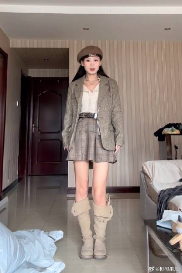 我就说这靴子好眼熟
