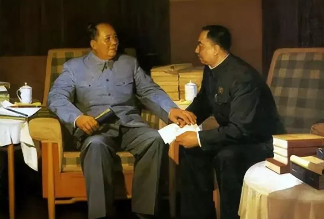 毛主席啊，人民感谢您的慧眼识珠，确立了华主席作为您的接班人！您把他扶上马，再送一